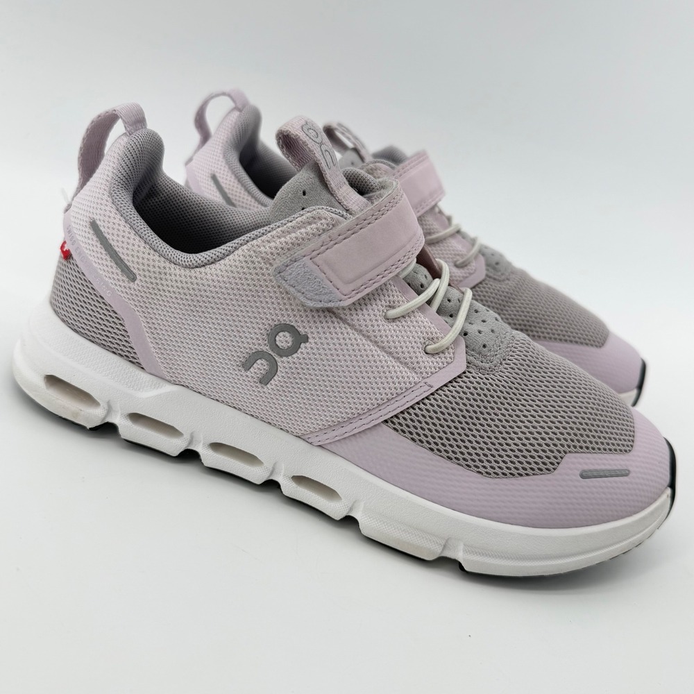 On Cloud Play Kids Running Shoes Size 2.5 Lavender Grey Hook Loop Sneakers